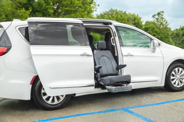 BraunAbility Turny Evo Swivel Car Seat Image